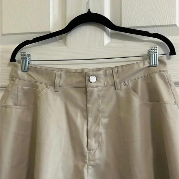 BlankNYC High Waisted Raw Cut Shorts - Size 29 NWT Faux Leather Flare - Picture 2 of 5